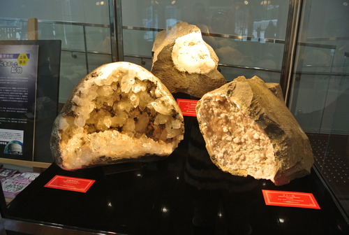 晶洞の鉱物